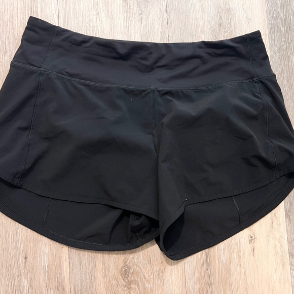 LULULEMON Speed Up Lined Short Size 8 - Picture 1 of 4